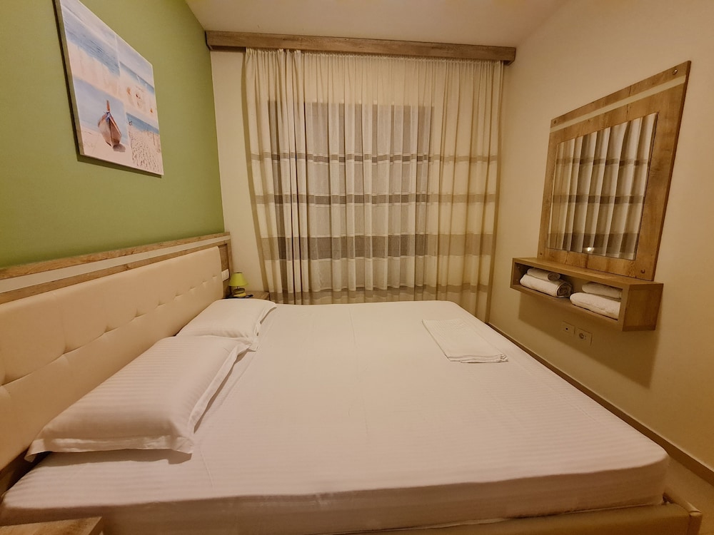Holiday 2-bedroom Apartment in Vlora