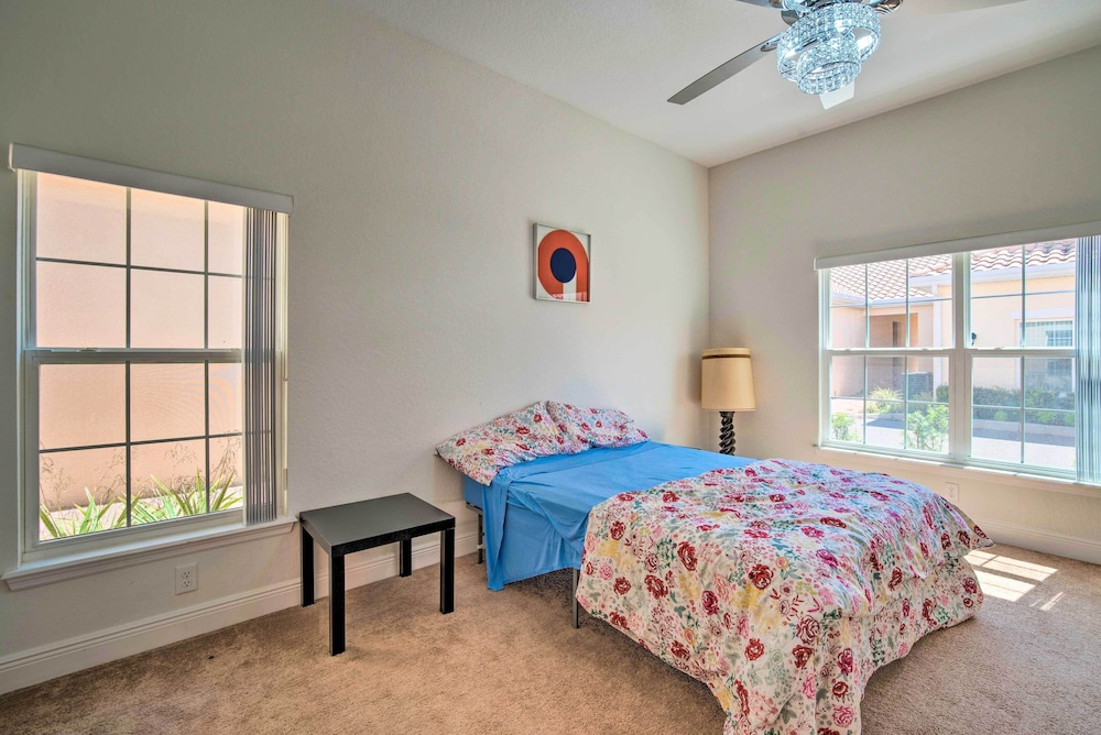 Sleek Tavares Condo 3 Miles to Downtown view 5