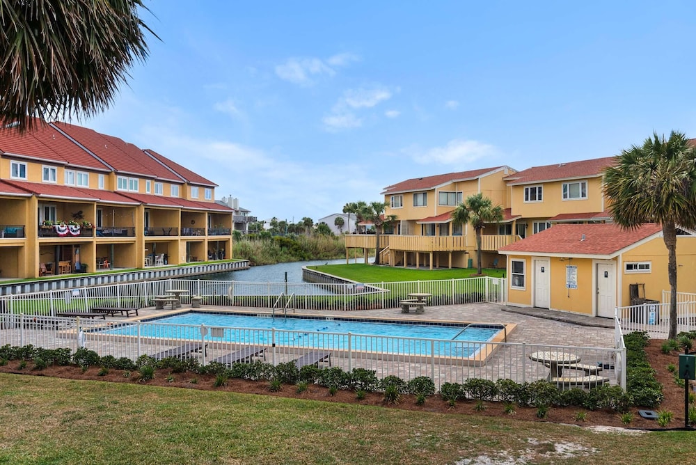 Regency Cabanas D3