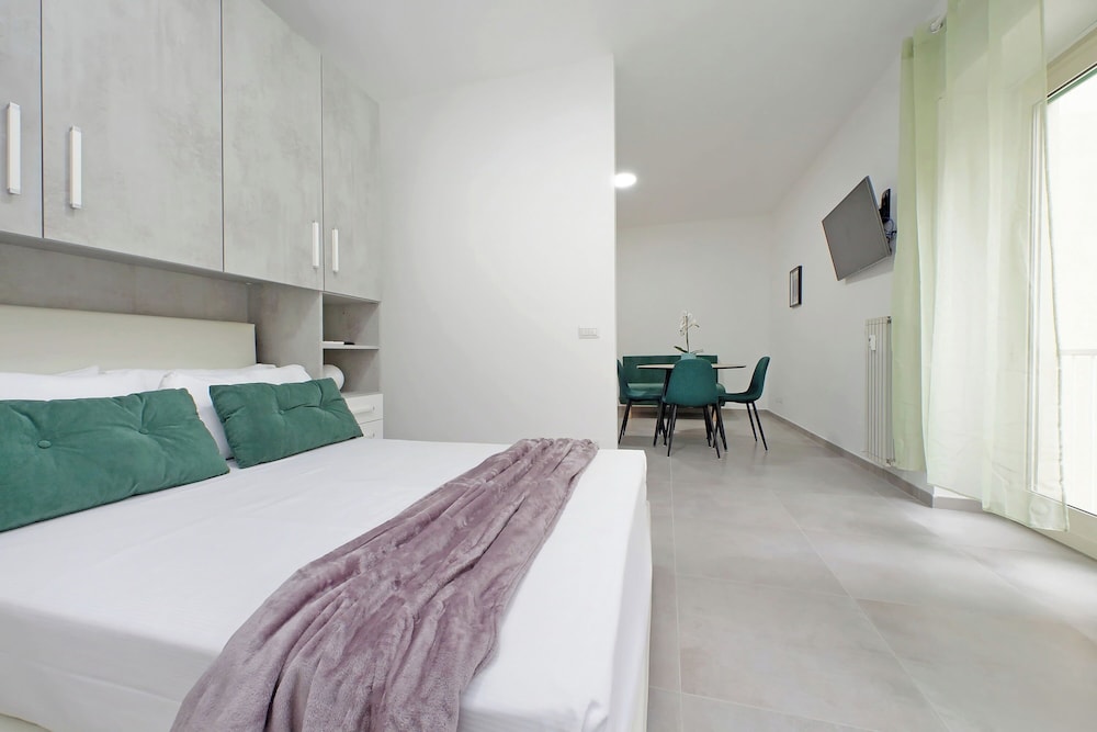 YCH Bagnera Suites