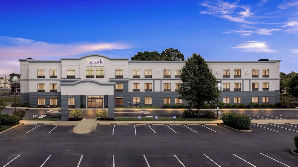 Hotel Spark by Hilton Lancaster Dutch Country - Image 1