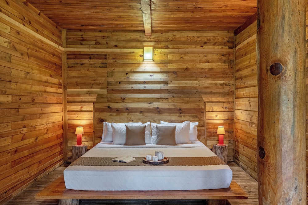Alaya Stays Suro Woodcrest Chalet