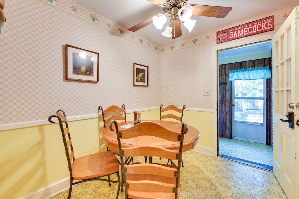 Peaceful Camden Vacation Rental ~ 3 Mi to Town!