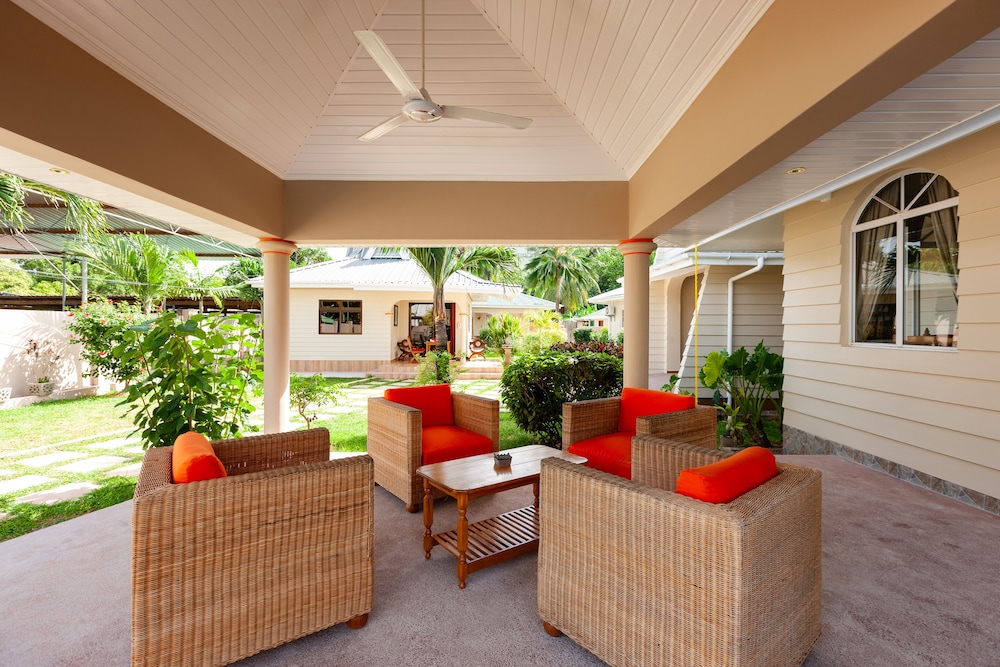 Villa Aya