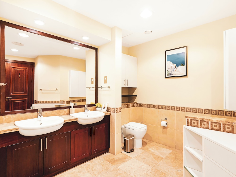 New Fairmont Residences by Propigo