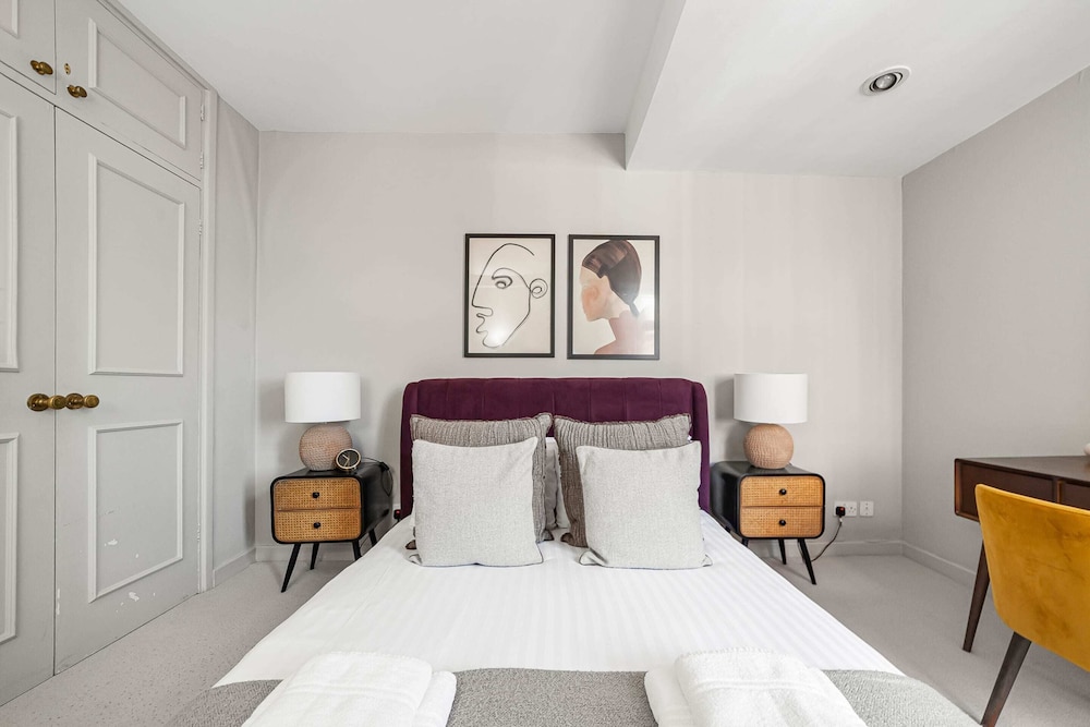 Chic Flat With Stunning City Views