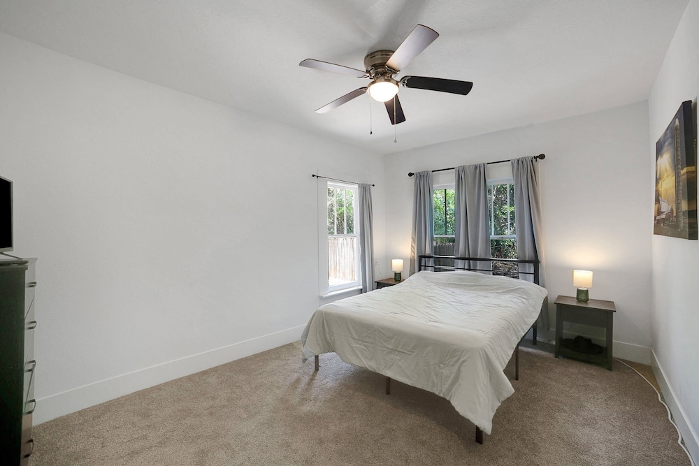 Magnolia House Walk To Festival Park 3 Bedroom Home