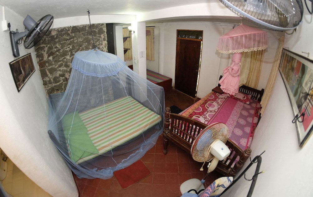 Home Stay Strand view 5
