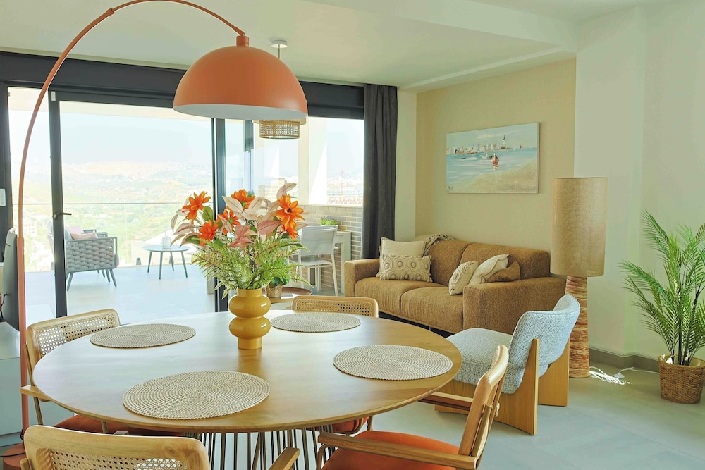Luxury Apartment - Sea, Mountain, Golf - La Duquesa Manilva