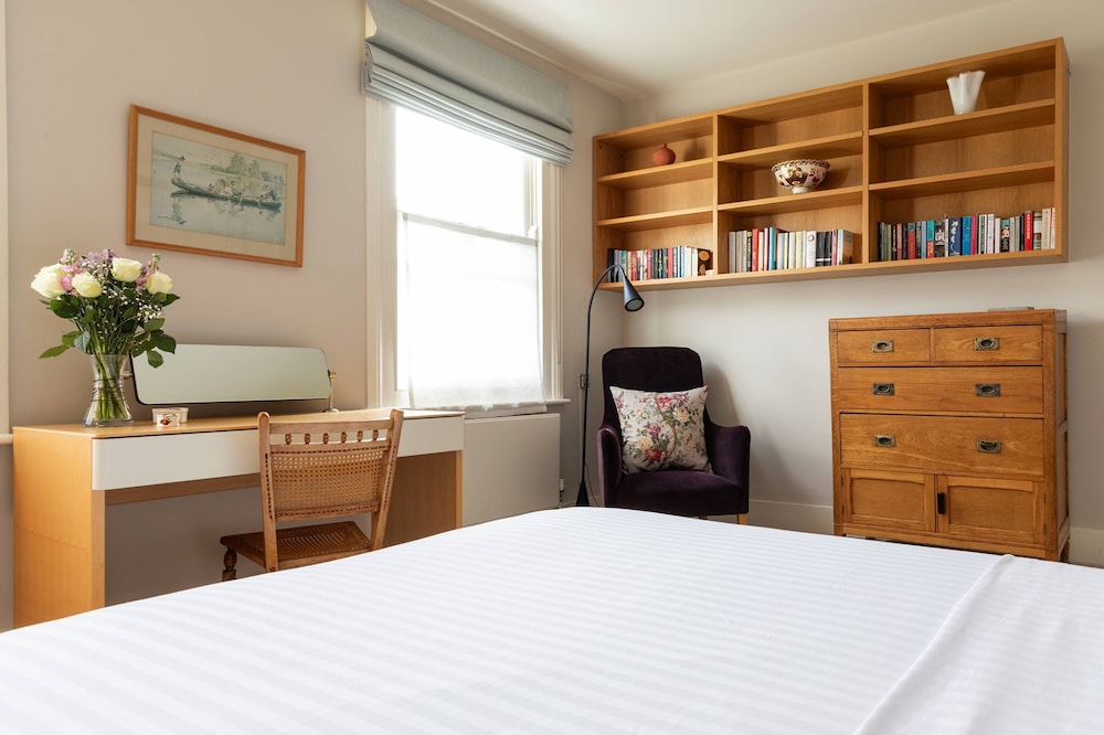 Willes Road II by Onefinestay