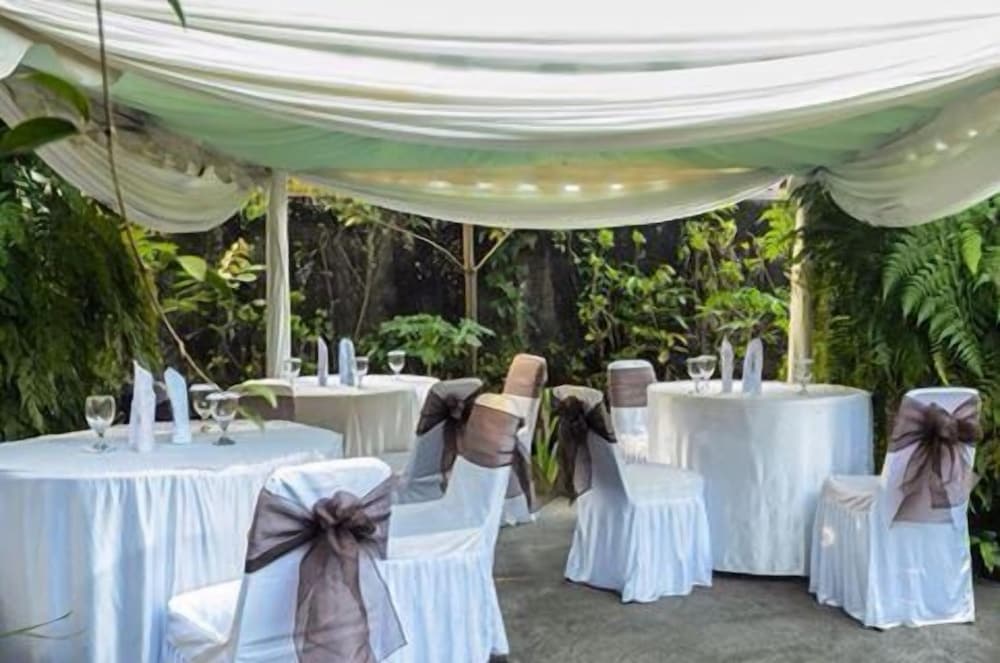 meeting & event spaces