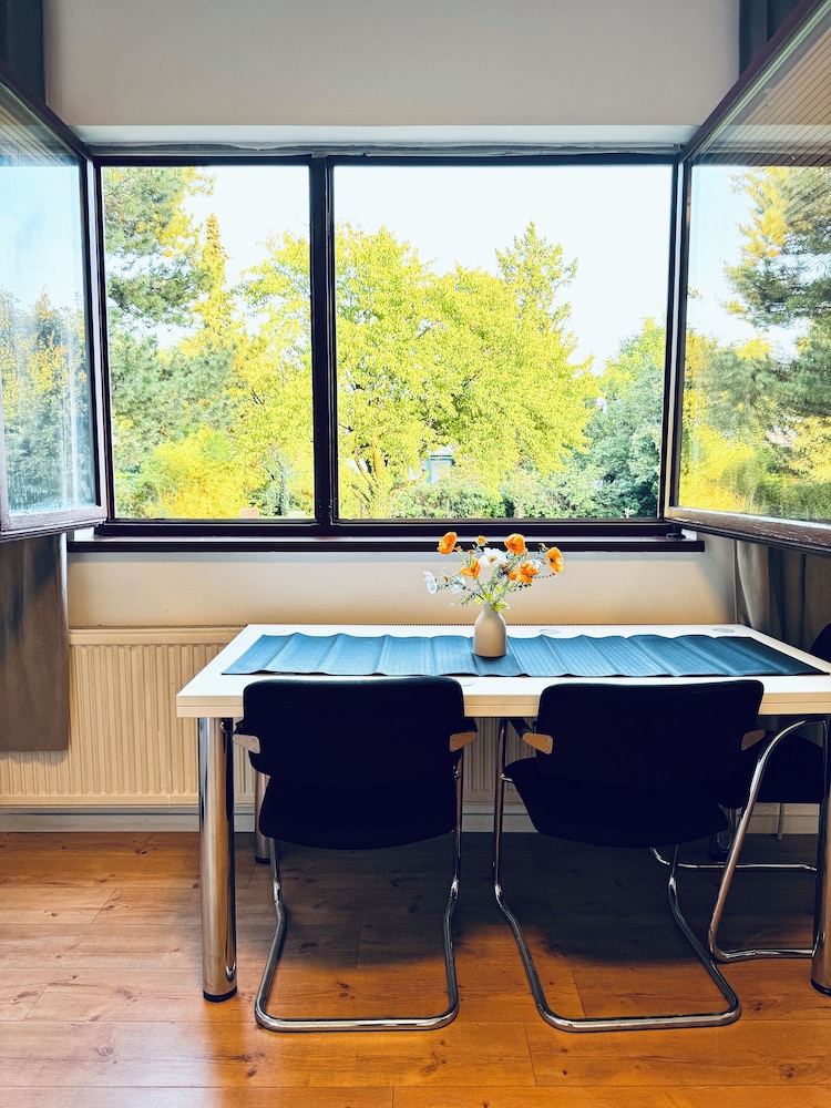 Spacious Budget Home Garden Stay