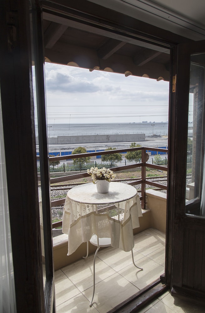 Galley Hotel