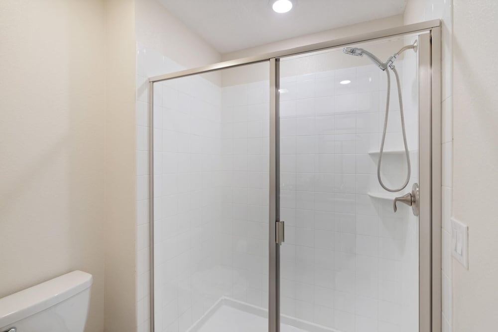 ChampionsGate Resort 8-Bedroom Vacation Pool Home - Includes Resort Clubhouse Amenity Access! 8 Home