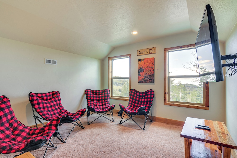 Brian Head Cabin < 1 Mi to Resort: Ski + Mtn Bike