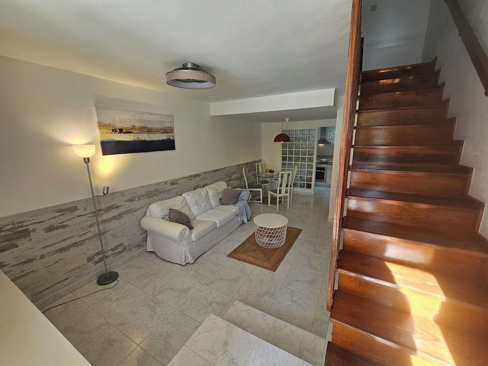 Comfortable Duplex Apartment Near the Beach