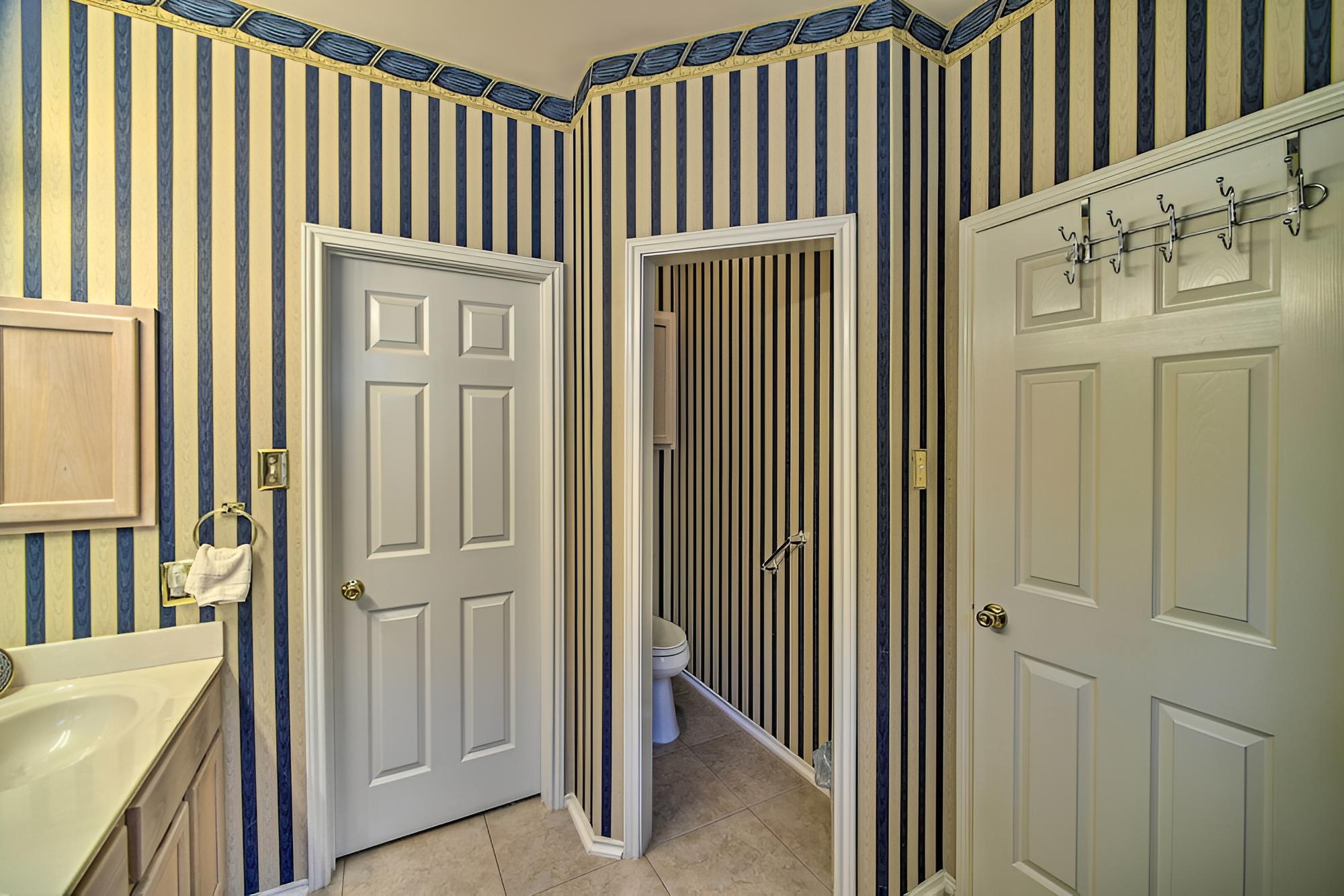 Upscale San Antonio Home W/screened-in Porch! view 3