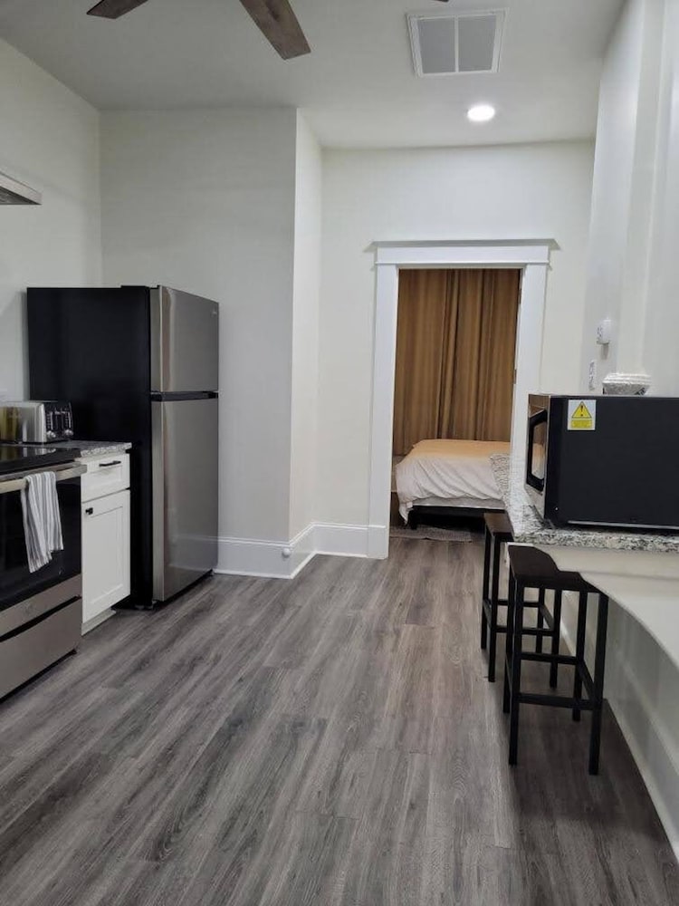 Walk to Duke Campus 1 Bedroom in Trinity Park