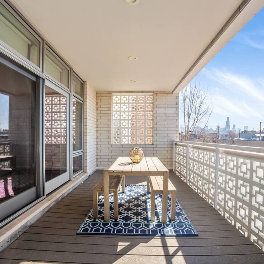 4-bedroom Condo Near Fulton Market w Rooftop