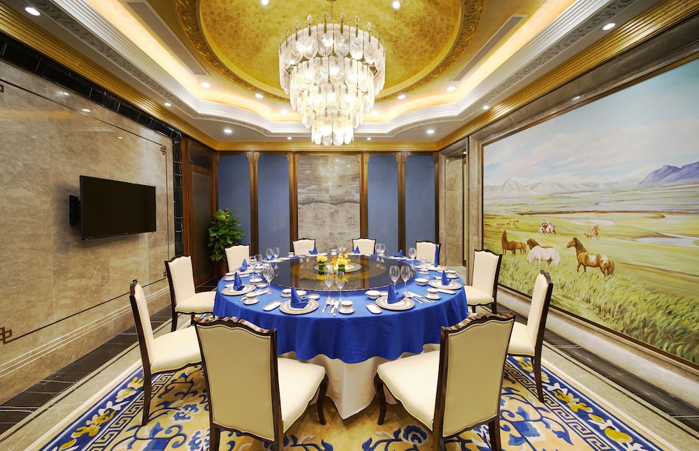 Qingshan Hotel Baotou(Yingbin Building)