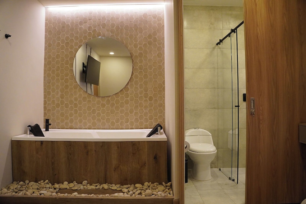 ONE APARTMENTS LLERAS