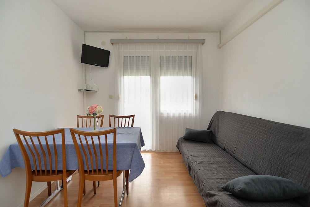 Apartments 2071