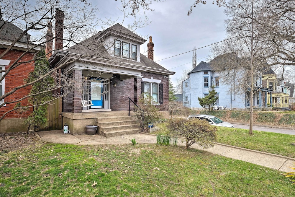 Louisville Home w/ Hot Tub in The Highlands!