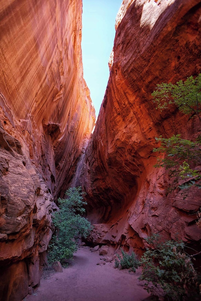 SLOT CANYONS INN
