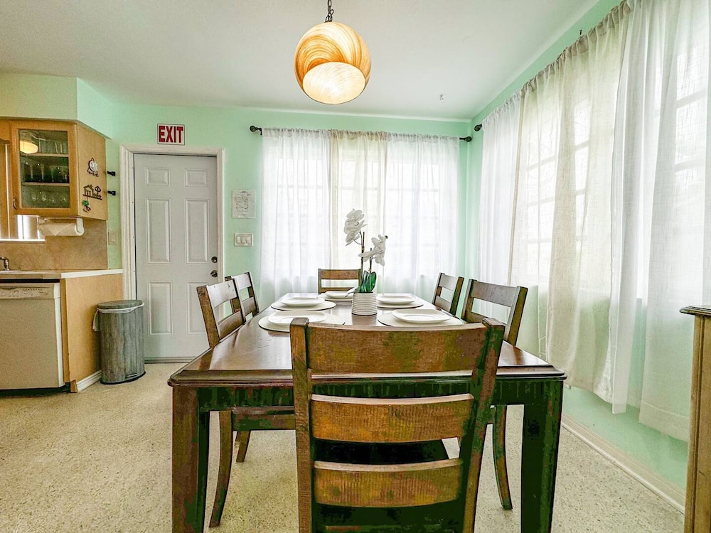 Sunrise Delight Pet-friendly 2-min Walk to Beach