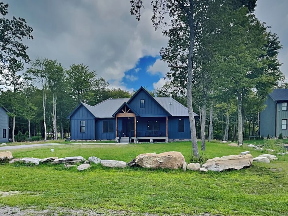 Holiday House by Taylor Made Deep Creek