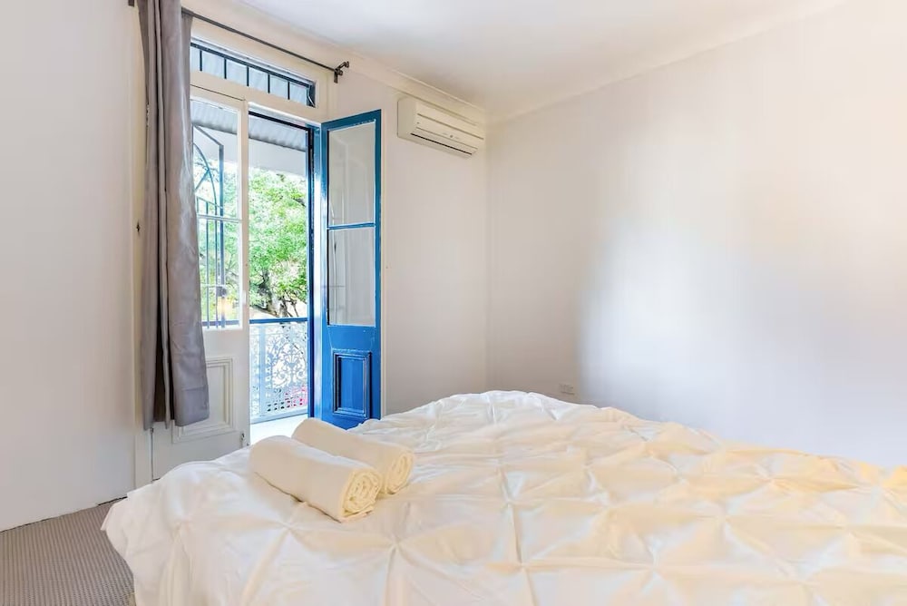3BR Retro Escape ICC & Darling Harbour