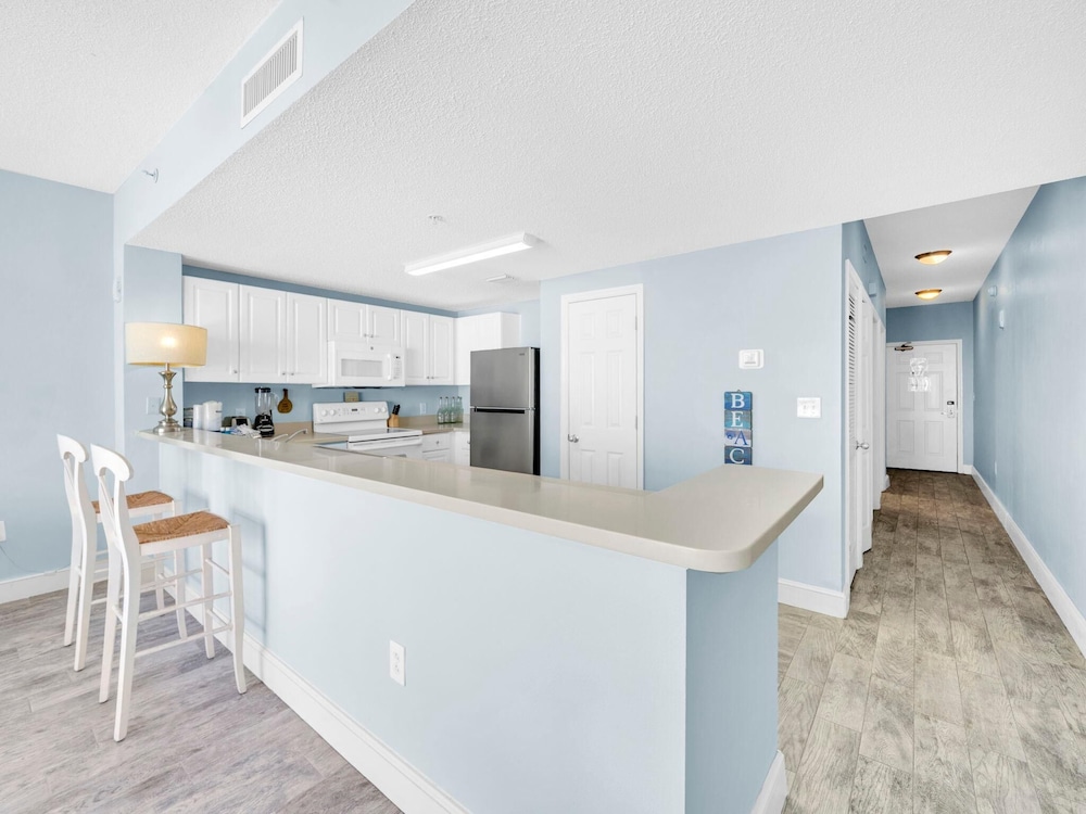 Majestic Beach Towers 1-1314
