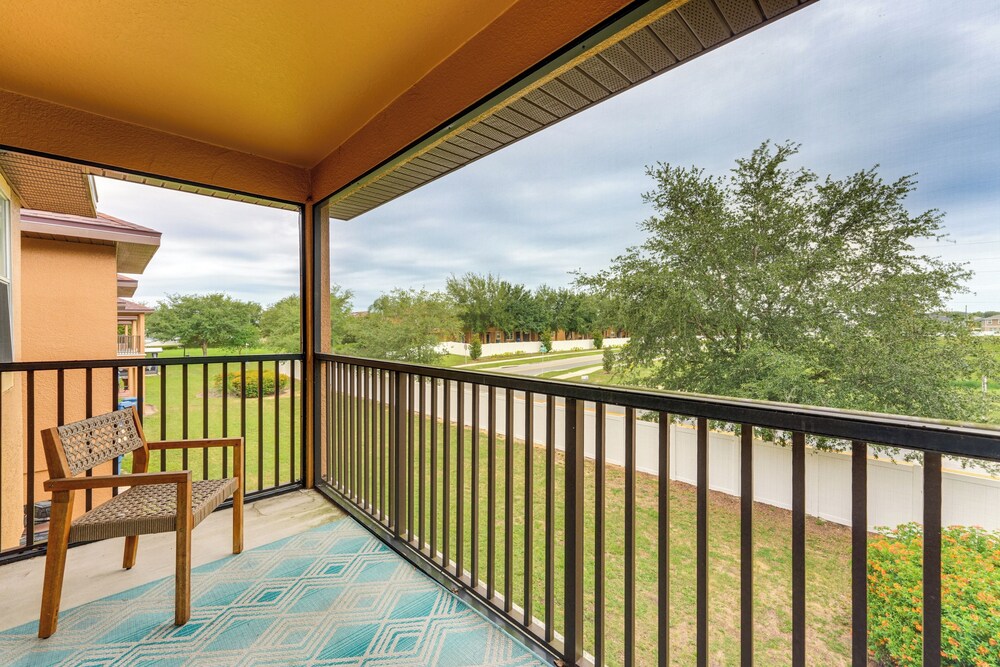 9 Mi to Disney: Gated Resort Escape w/ Pool Access