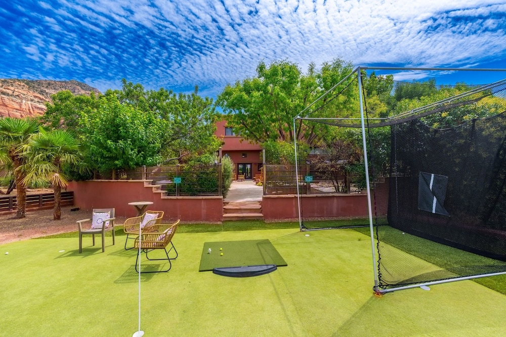 Mystic Sunset by Avantstay Thunder Mountain View Pool Driving Range Casita