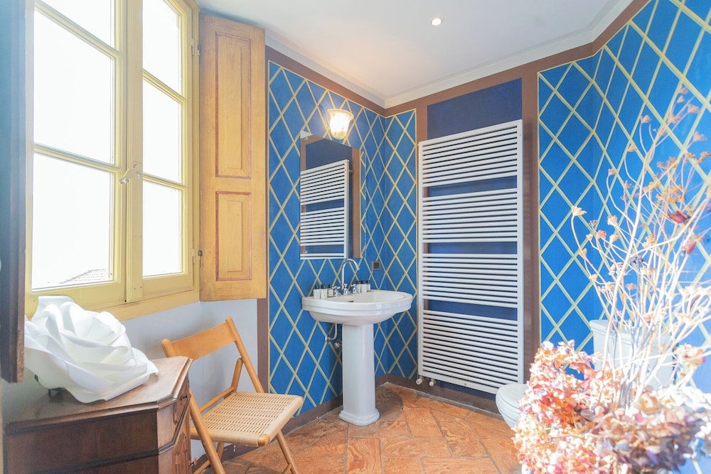 Villa Torre di Palanzo With Magnificent View by Rent all Como