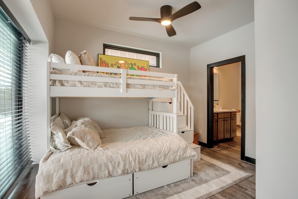 Rooftop Hot Tub + Views: Townhome in Winter Park