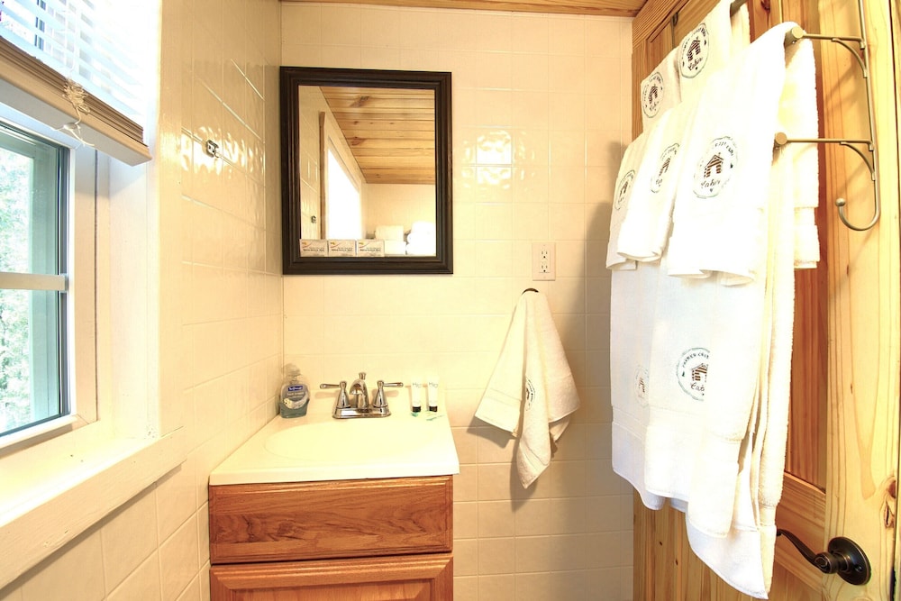Americana Cabin