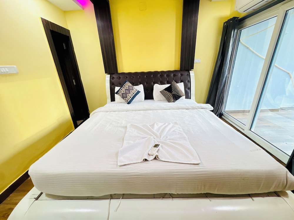 Hotel Bay premium Puri