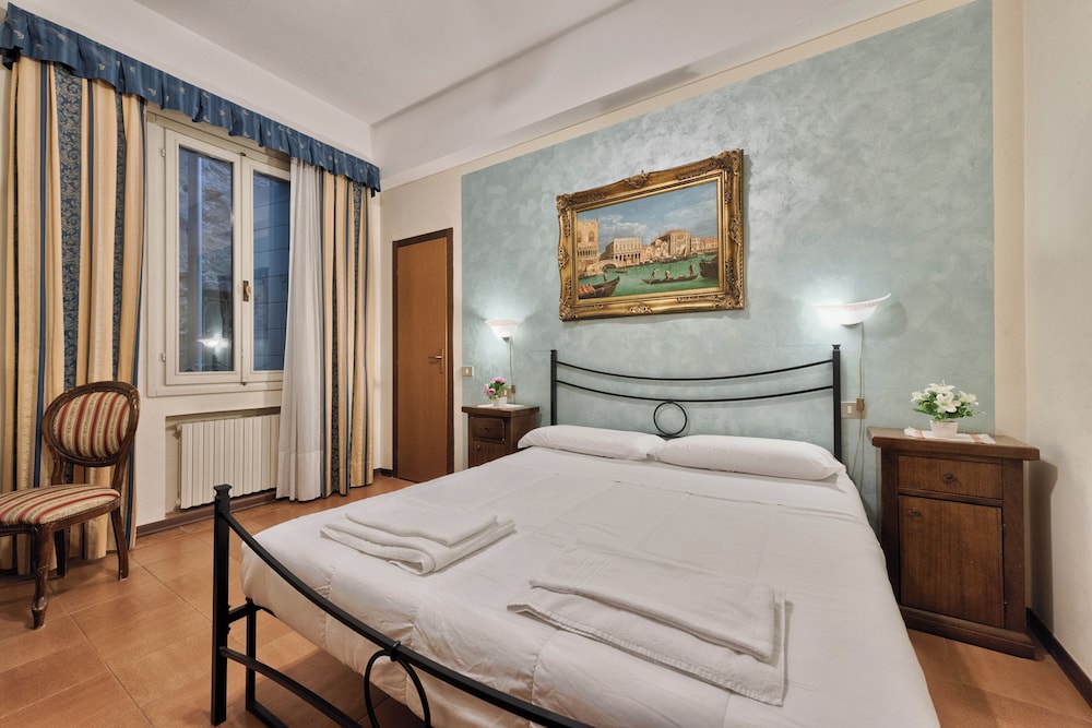 Joy Rialto Rooms Venice