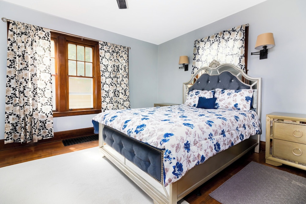 5Br, 1.5 Ba Close To Niagara Falls State Park
