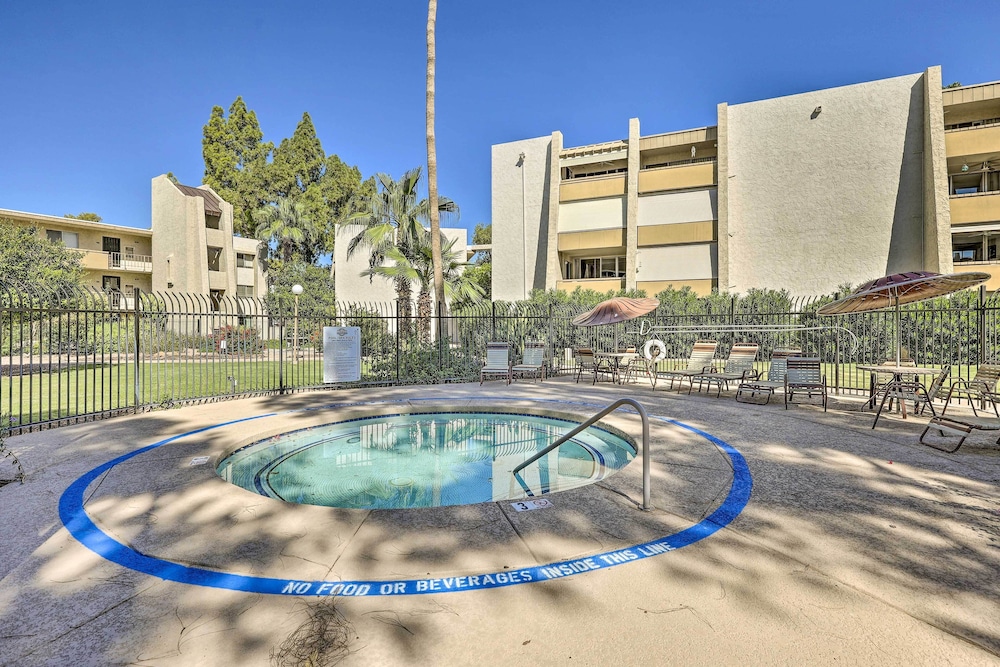 Walkable Old Town Scottsdale Condo: Pool & Hot Tub
