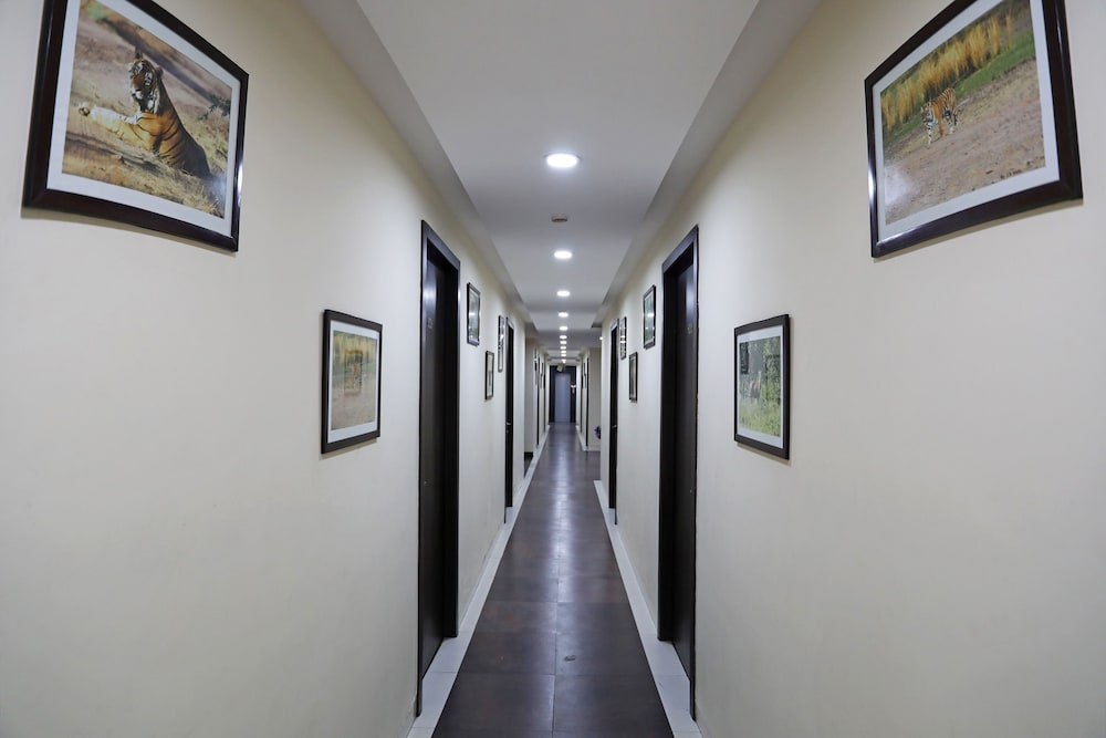 Hotel Flowers Inn