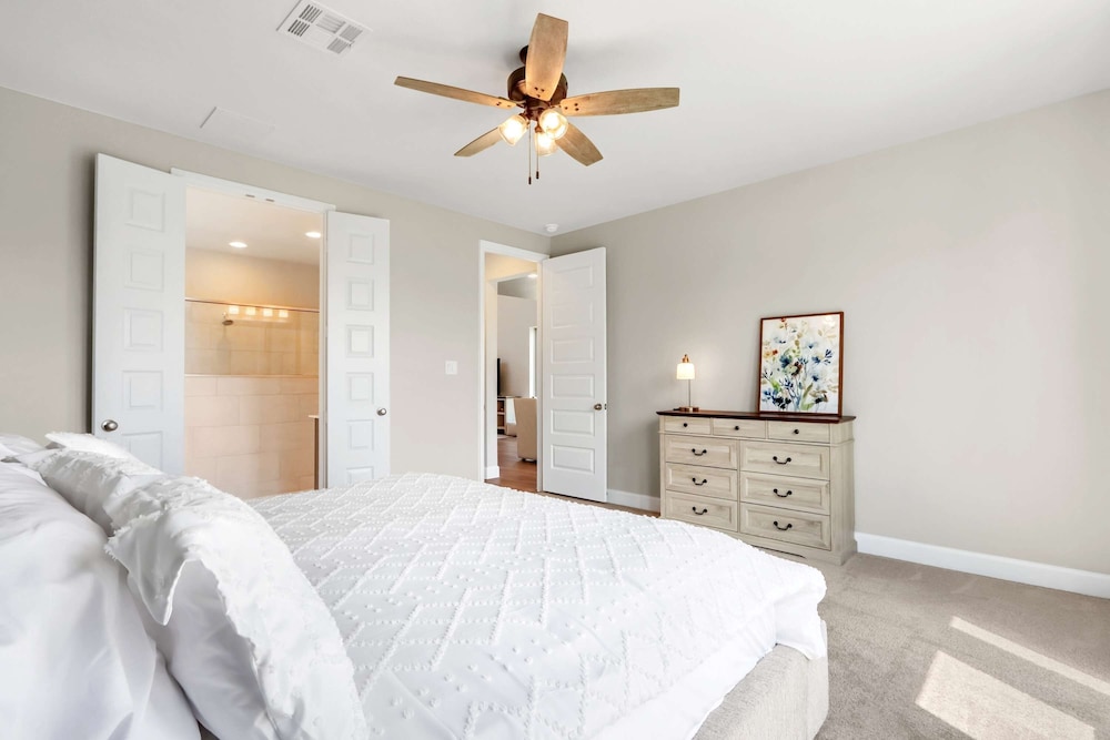 Dakota Cottage - Stay for 10