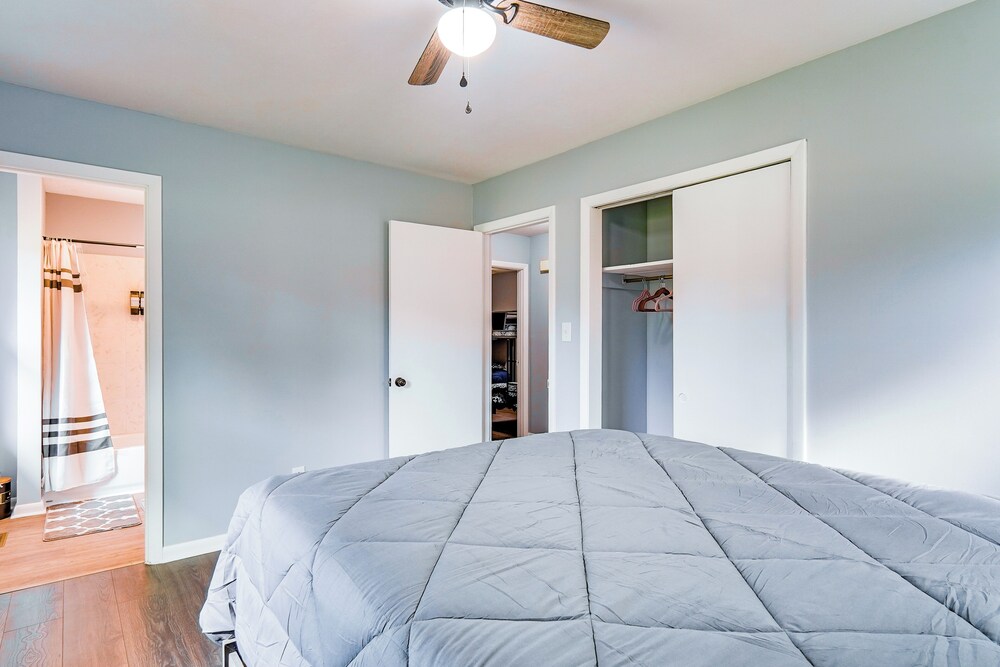 5 Mi to Dtwn: Family-friendly Fayetteville Home!