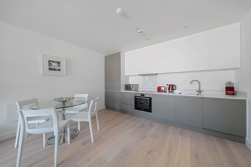 Roomspace Apartments -Caroline Street