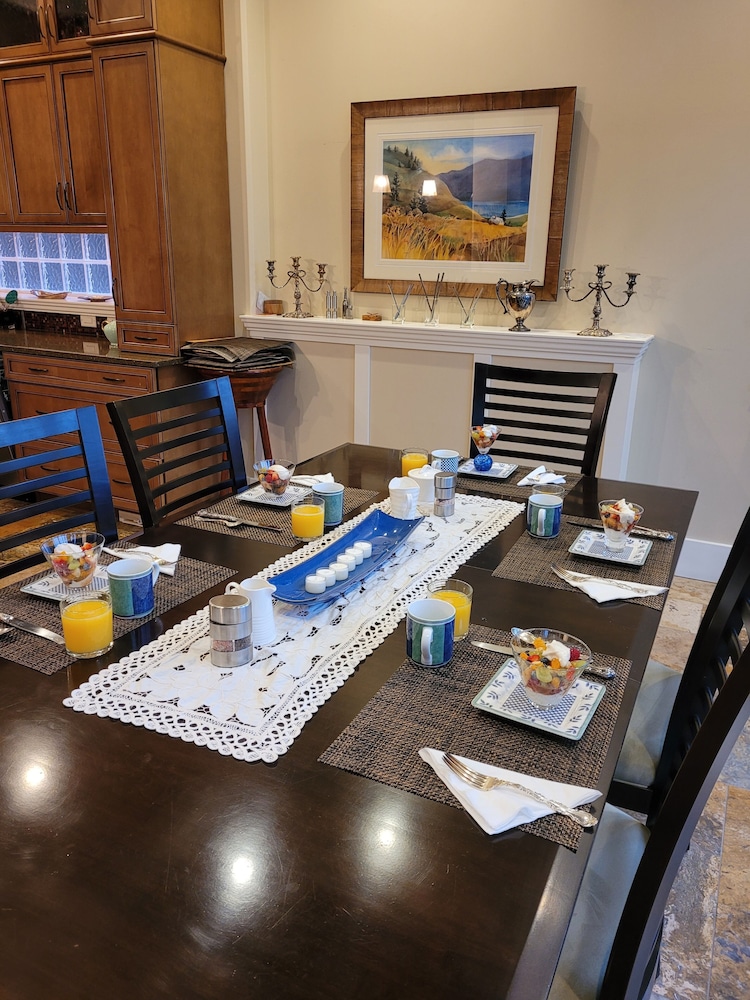 Vernon Vacations - OKeefe's Landing Bed  Breakfast - Property Image 34