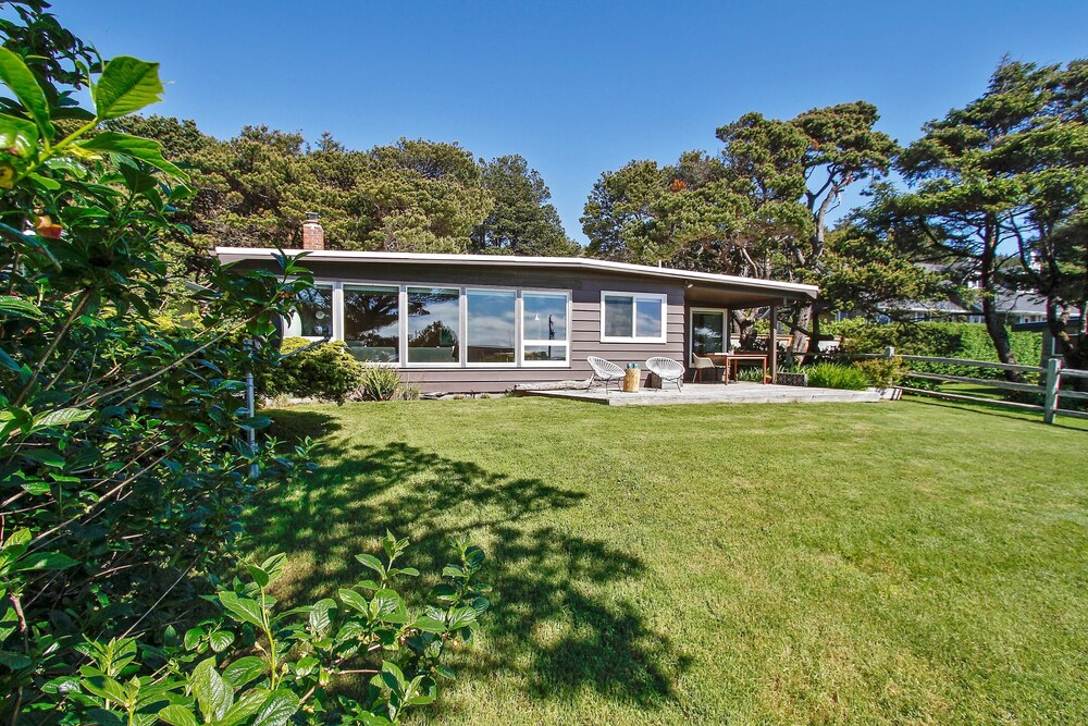 Modern Love by Avantstay Serene Home in Arch Cape w/ Large Yard in Great Location view 4