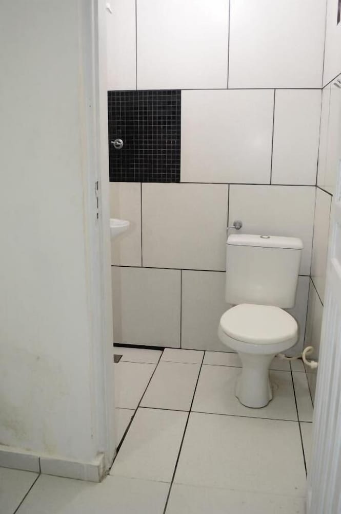 Lize Hotel-Hostel