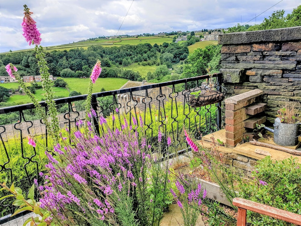 Huddersfield Vacations - Ginnel Corner - Property Image 9