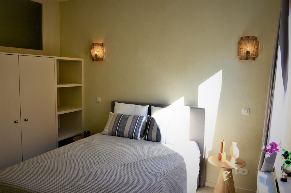 SLEEP INN ANTWERP - Japandi Lofts